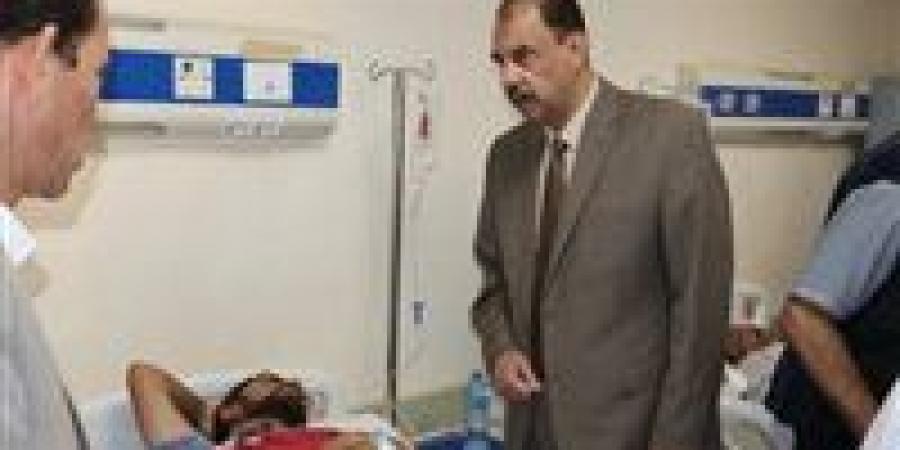 محافظ سوهاج يطمئن على ملاحظي امتحانات الثانوية العامة ضحايا حادث ميكروباص