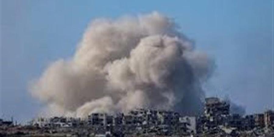 استشهاد 8 فلسطينيين في قصف إسرائيلي على منزل جنوب مخيم النصيرات بغزة