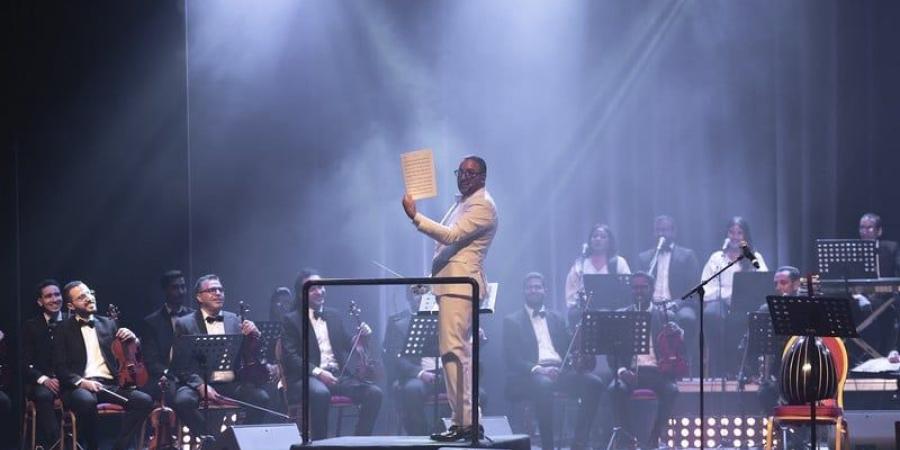 "إيكو" يعود بعرض فكاهي موسيقي