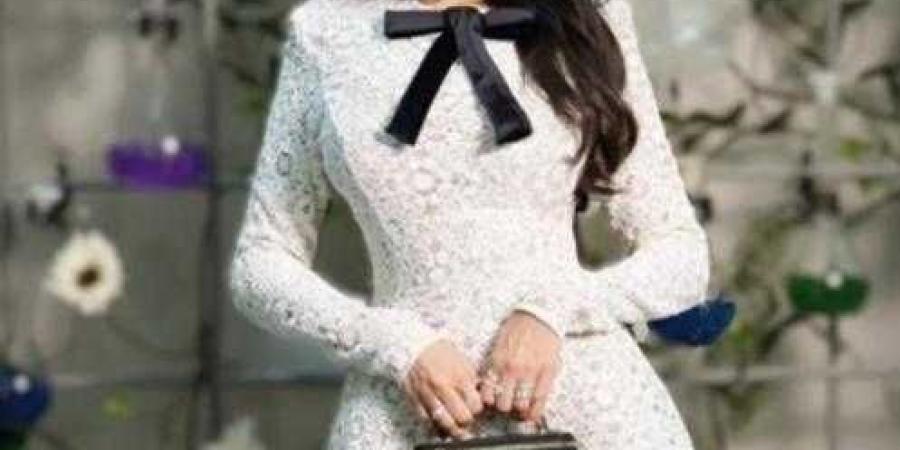 لن تصدق سعر فستان مي عمر بقطر