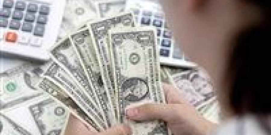 سعر الدولار يعاود التراجع أمام الجنيه المصري 38 قرشا