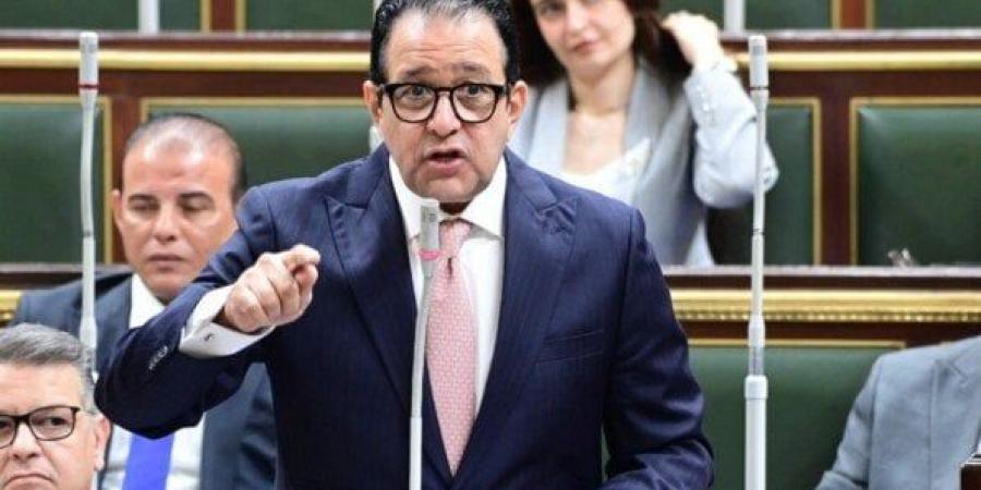علاء عابد: يطالب الحكومة بوضع جدول زمني لحسم تداعيات الأزمة الإقتصادية