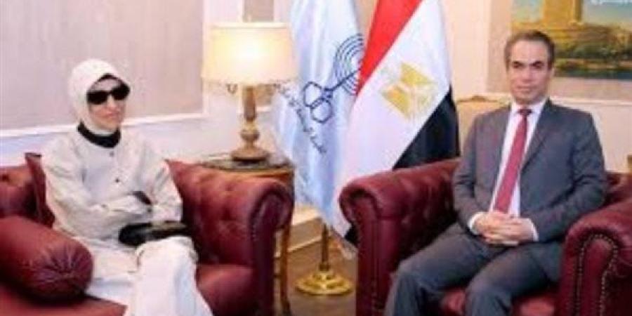 قبل افتتاح استوديو والدها.. المسلماني يستقبل هدى نجيب محفوظ في أول زيارة لماسبيرو