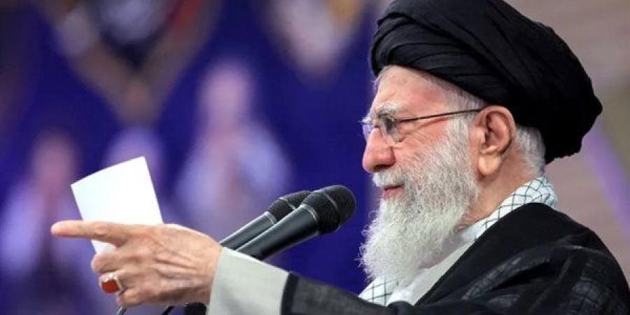 مفاجأة| المرشد الإيراني لا يختار قادة الجيش
