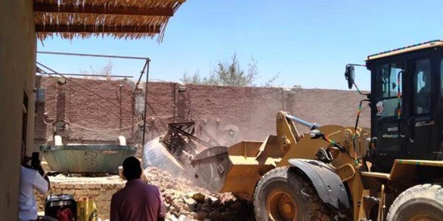 إزالة طواحين وكسارات الذهب المخالفة بمدن أسوان وإدفو بمساحة 6900 م2