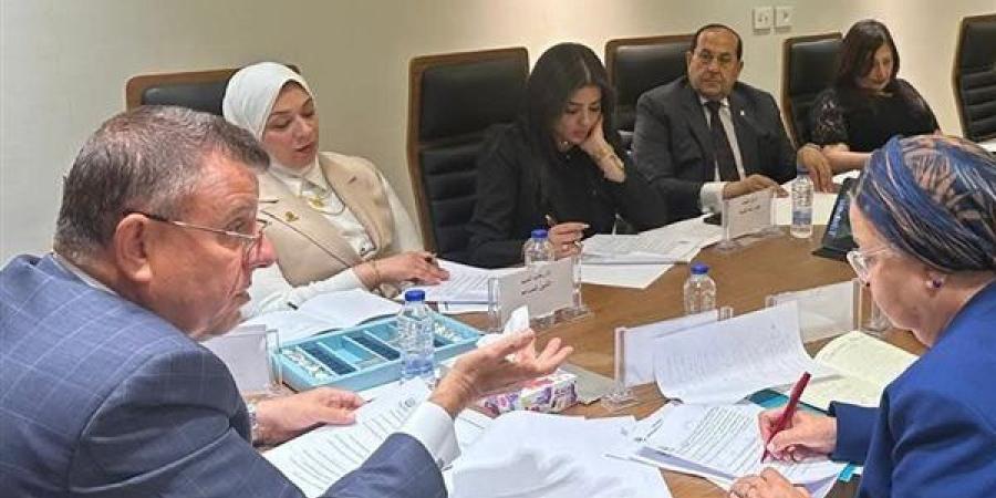حزب الجبهة الوطنية يناقش استراتيجياته بشأن الأنشطة الصحية