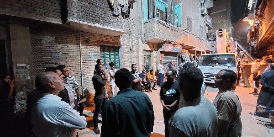بعد 11 ساعة.. انتشال طالب من أسفل أنقاض عقار حدائق القبة