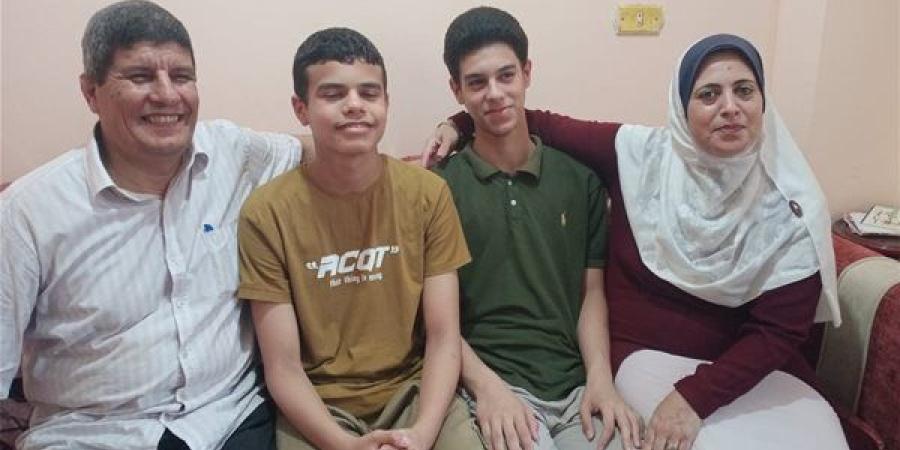 الحاصل على المركز الأول بالشهادة الإعدادية بالبحيرة: "حلمي أكون طبيب زي مجدي يعقوب"