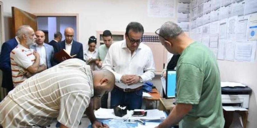 وزير الصحة يتفقد المركز الصحي الحضري بصقر قريش