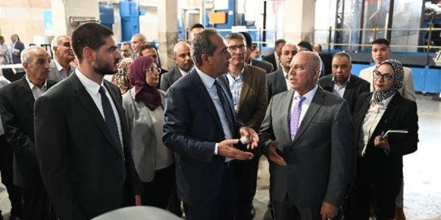 الوزير: حلول جذرية لجميع المشكلات والتحديات المتعلقة بترفيق منطقة أبو رواش الصناعية