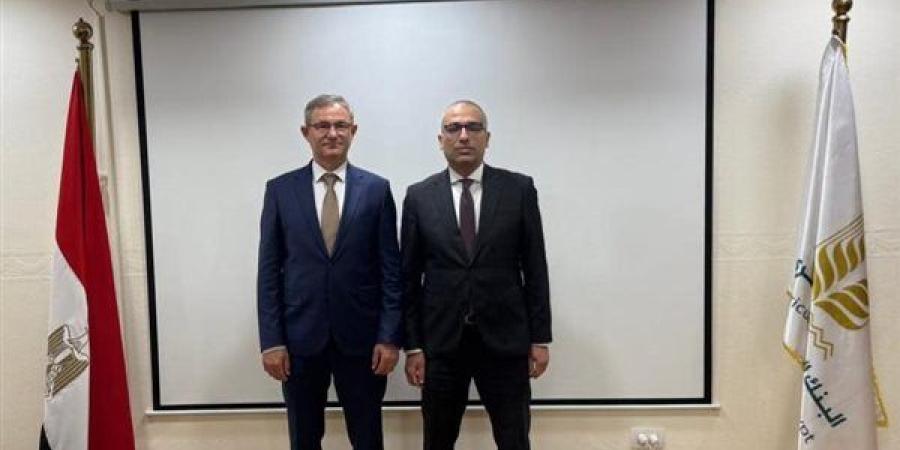 البنك الزراعي المصري يبحث تعزيز التعاون مع وزير زراعة صربيا