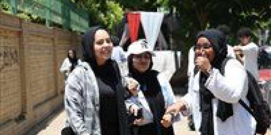 الثانوية العامة 2025.. "أولياء أمور مصر" ترصد آراء متباينة بشأن امتحان اللغة العربية