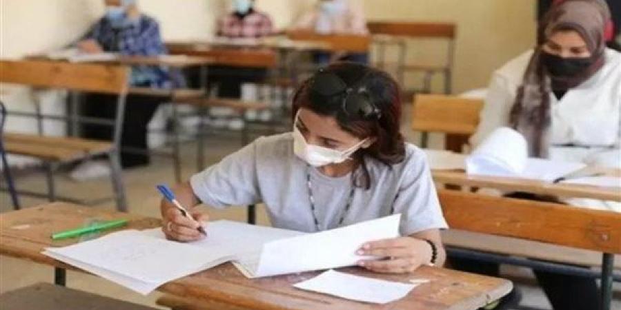 التعليم تُشدد الرقابة بامتحان العربي لطلاب الثانوية العامة 2025