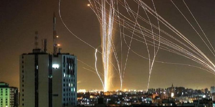ضربات إيرانية تزلزل تل أبيب.. وصفارات الإنذار تدوي في مدن الاحتلال الإسرائيلي