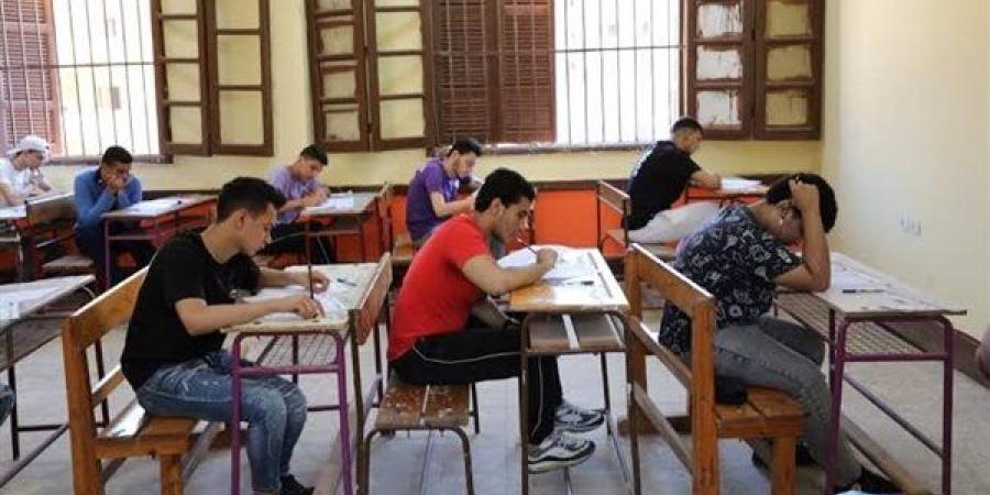 الثانوية العامة 2025.. انطلاق امتحان اللغة العربية بجميع اللجان