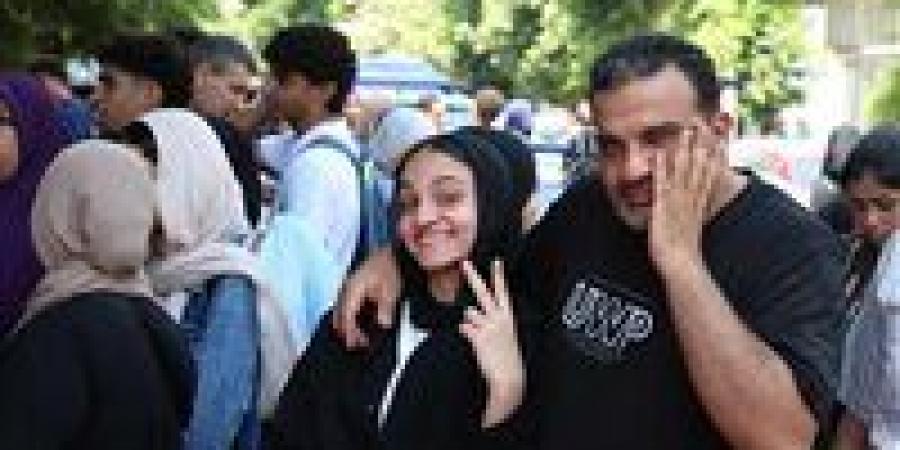 يذرو أسراره والارتجال والعشوائية.. أسئلة أمتحان اللغة العربية المحيرة