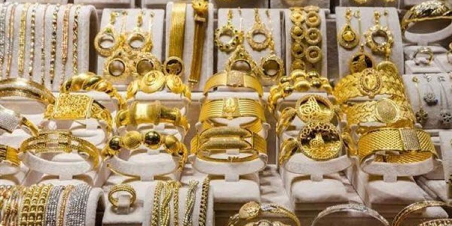 مسجلا 4810 جنيها للجرام.. تراجع أسعار الذهب في مصر متأثرا بانخفاضه عالميا