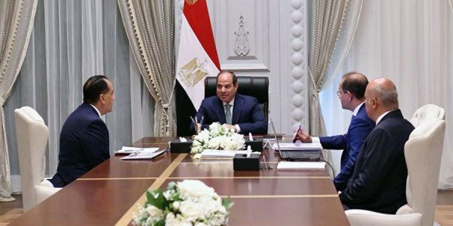 اجتماع هام في الرئاسة.. قرار جديد من المركزي.. وقفزة مفاجئة لسعر الدولار