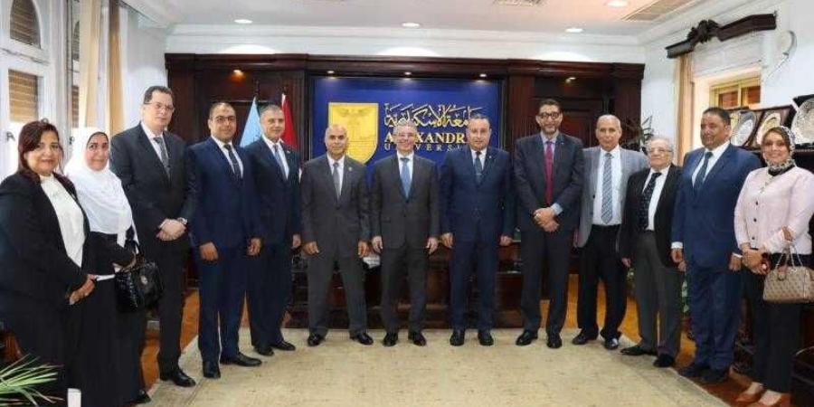 توقيع بروتوكول تعاون بين مصلحة الجمارك وجامعة ...