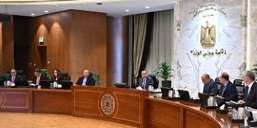 رئيس الوزراء يترأس اجتماع "لجنة الأزمات" لمتابعة تداعيات العمليات العسكرية الإيرانية ـ الإسرائيلية