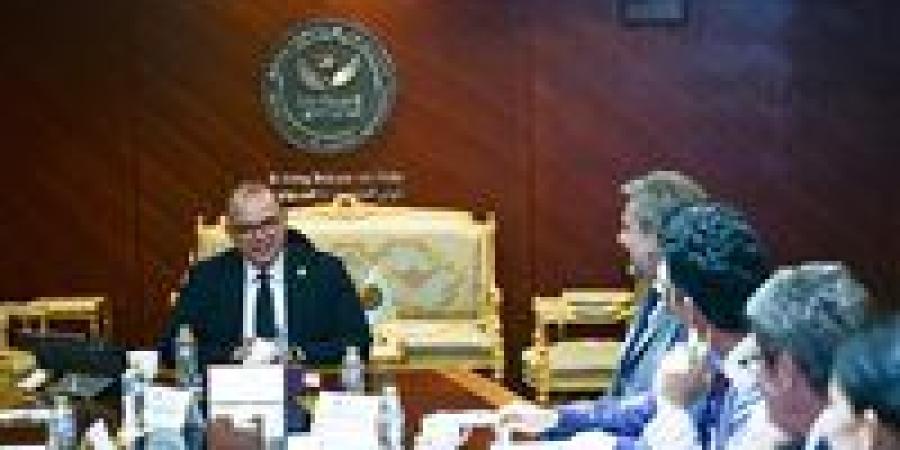 رئيس هيئة الرقابة المالية يلتقي السفير الإيطالي ويستعرض جهود تطوير القطاع المالي غير المصرفي وفرص الشراكة