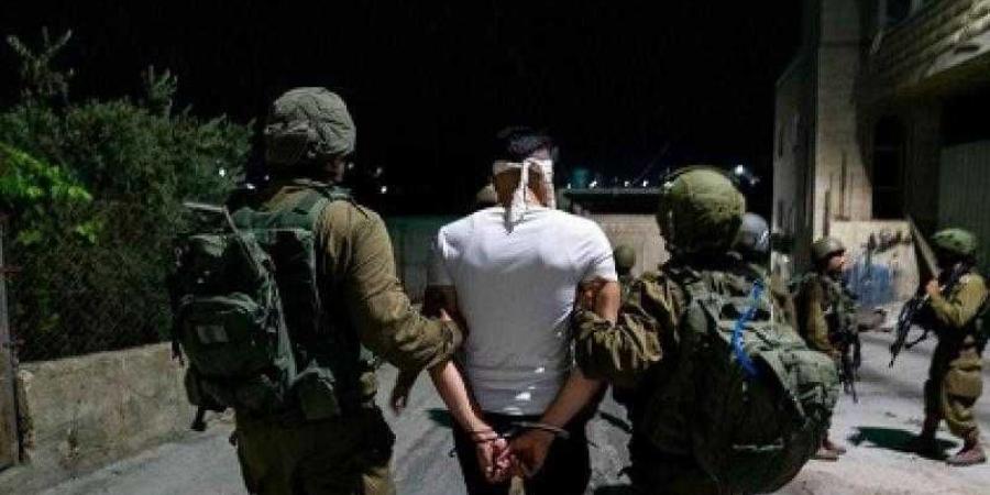 بينهم أسرى محررون.. الاحتلال يعتقل أكثر من 20 فلسطينيا