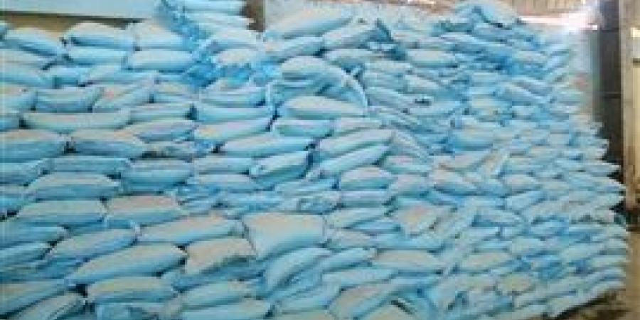 ضبط ٥ طن ملح و٢٠ توب قماش جميعهم سلع مجهولة المصدر بمراكز ومدن منشأة ابو عمر وأبو حماد والزقازيق