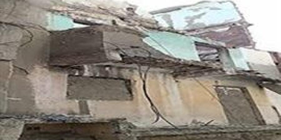 انهيار عقار مكون من 3 طوابق في شبرا مصر
