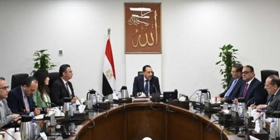 رئيس الوزراء: الحكومة تهتم بصناعة السكر كإحدى الصناعات الاستراتيجية المهمة