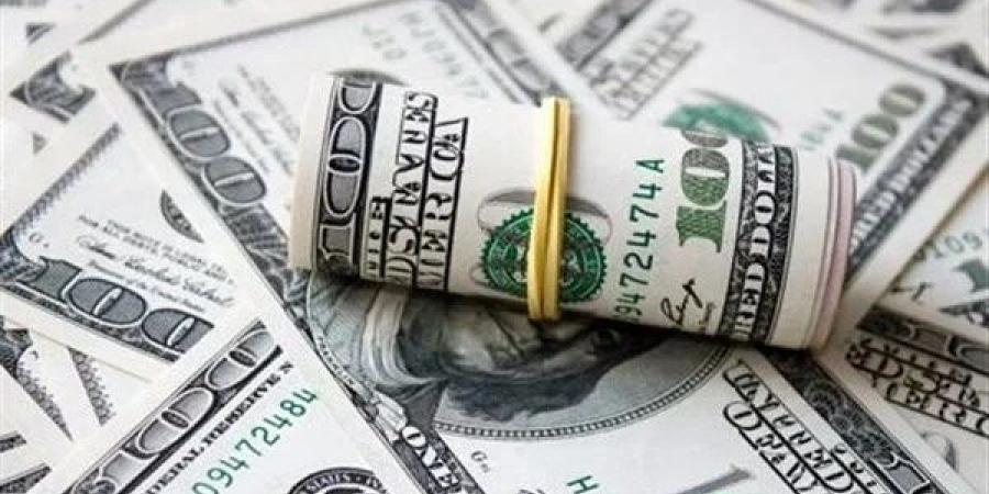 الدولار يتراجع أمام الجنيه 80 قرشا في بداية تعاملات اليوم بعدد من البنوك