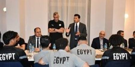 وزير الشباب والرياضة يؤازر منتخب الشباب قبل مواجهة المغرب في نصف نهائي أمم إفريقيا