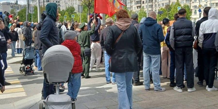 من قلب موسكو .. الروس يجددون العهد مع نصر سطّره الأجداد بالدم