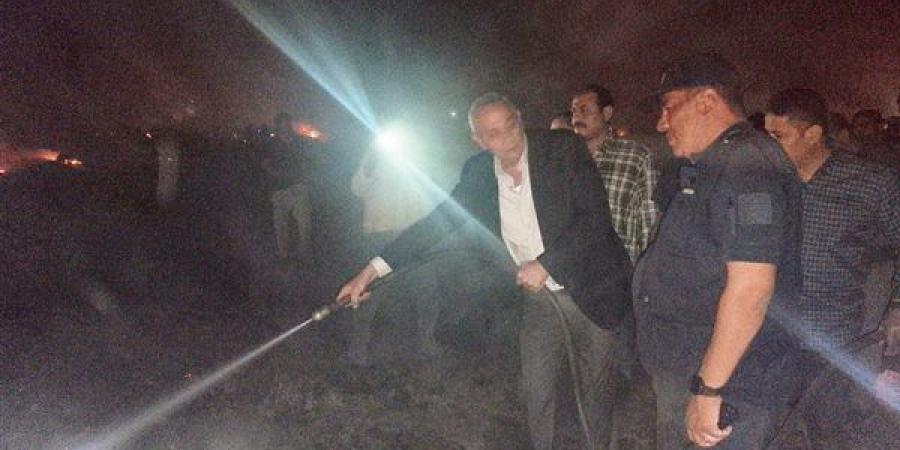 محافظ الغربية يعلن السيطرة على حريق شونة كتان بالعزيزية بعد معركة مع النيران استمرت لساعات